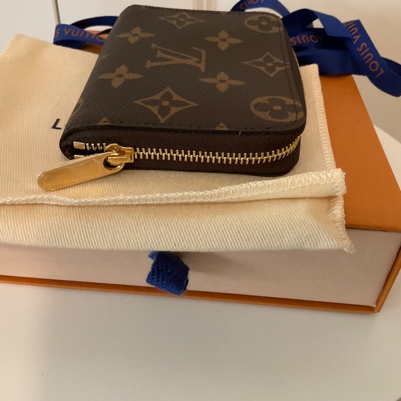 Louis Vuitton Zippy Wallet, NWT - Picture 4 of 7